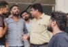 Muzaffarnagar: पार्किंग को लेकर छात्रों और गार्डों में विवाद, छात्र संघ नेता विशु मलिक धरने पर बैठे