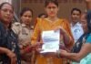 Sultanpur: समूह सखियों ने मानदेय बढ़ाने को लेकर किया प्रदर्शन, डीएम को सौंपा सात सूत्रीय मांगपत्र