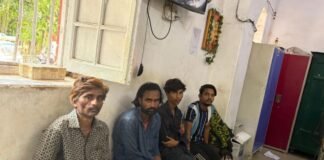 Varanasi में सरकारी सीवर चेंबर से छेड़छाड़, चार युवक हिरासत में, नगर निगम ने दी तहरीर