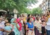 UP: मकान खाली करने के नोटिस से सहमे गरीब परिवार, कांग्रेस जिलाध्यक्ष ने उठाए सवाल