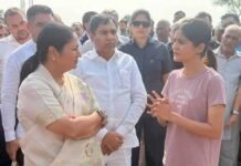 दिल्ली में एनिमल शेल्टर पर बुलडोजर कार्रवाई से मचा हंगामा, CM रेखा गुप्ता ने दिए जांच के आदेश