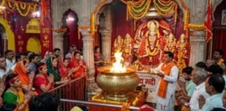 पाढ़ा के माता वैष्णो देवी मंदिर में उमड़े श्रद्धालु, नवरात्र पर अखंड ज्योत बनी आस्था का केंद्र