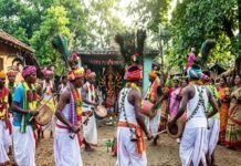 झारखंड में अनोखे अंदाज में मनाया जाता है दासाय पर्व, दुर्गा पूजा पर आदिवासी देते हैं भाईचारे का संदेश