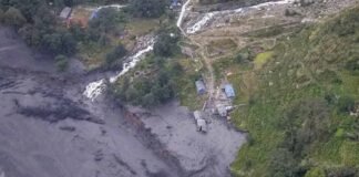 नेपाल में बाढ़ का कहर, 40 घर और 6 पुल बहे; 150 से ज्यादा विदेशी पर्यटक फंसे