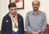 राज्यपाल डेका ने की विशेष ओलंपिक में स्वर्ण पदक विजेता इभानन साहू की सराहना