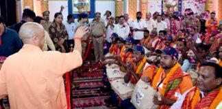माफिया की जगह सिर्फ मिट्टी, कब्जाई जमीन पर गरीबों की बनेंगी हवेलियां: मुख्यमंत्री योगी आदित्यनाथ