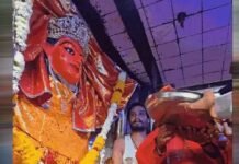 उज्जैन के 40 मंदिरों में मदिरा का भोग, आरती के बाद ढोल-नगाड़ों के साथ निकला दल