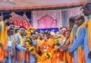 योगी आदित्यनाथ की अगुवाई में निकली गोरक्षपीठ की भव्य विजयादशमी शोभायात्रा, जगह-जगह हुआ स्वागत
