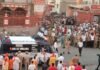 पहले मानवता, फिर परंपरा: एंबुलेंस के लिए सीएम योगी ने रुकवाई विजयादशमी शोभायात्रा