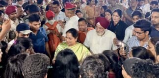 दिल्ली CM रेखा गुप्ता का मुखर्जी नगर में औचक निरीक्षण, छात्रों ने बताईं PG किराए और लाइब्रेरी की समस्याएं