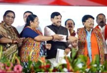 CM के रिमोट दबाते ही धार के सूखे खेतों तक पहुंची नर्मदा की धारा, 13 किमी दूर बहा पानी