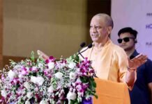 अयोध्या से चित्रकूट तक गूंजे रामायण के श्लोक, प्रदेश के सभी जिलों में धूमधाम से मनाई गई महर्षि वाल्मीकि जयंती