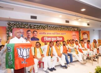 हेमंत खण्डेलवाल ने बड़वानी, खरगोन और खंडवा में की बैठकें, मीसाबंदियों का किया सम्मान