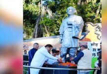मुख्यमंत्री ने सरदार वल्लभभाई पटेल की प्रतिमा पर पुष्पांजलि अर्पित कर दी श्रद्धांजलि