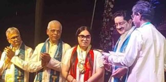 IIT BHU के दीक्षांत समारोह में कुमार मंगलम बिड़ला ने बांटे 124 मेडल, 62 छात्रों को मिला सम्मान