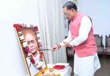 मुख्यमंत्री विष्णु देव साय ने लौह पुरुष सरदार वल्लभभाई पटेल की जयंती पर उन्हें किया नमन