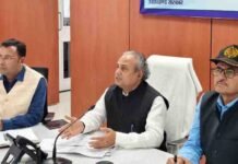 आपदा प्रभावित क्षेत्रों में पुनर्निर्माण कार्यों की समीक्षा, जनजीवन जल्द सामान्य करने के निर्देश