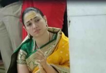 तमन्ना भाटिया ने किए महाकाल के दर्शन, मां के साथ भस्म आरती में शामिल होकर लिया आशीर्वाद