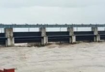 नेपाल में भूस्खलन के बाद नदियों में बढ़ा जलस्तर, वाल्मीकिनगर गंडक बराज पर फिलहाल खतरा नहीं