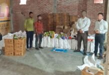CG News: राजनांदगांव के औंधी में खुले में मिला जहरीले कीटनाशकों का जखीरा, मचा हड़कंप