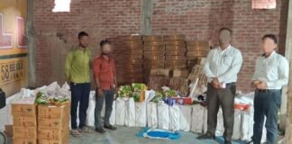 CG News: राजनांदगांव के औंधी में खुले में मिला जहरीले कीटनाशकों का जखीरा, मचा हड़कंप