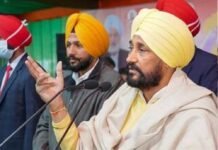 मानसा में मृतक दलजीत के परिवार से मिले पूर्व CM चरणजीत चन्नी, पुलिस कार्रवाई पर जताई नाराजगी