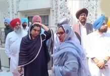 गुरुद्वारा बंगला साहिब में जूते पहनकर घुसने का मामला, AAP नेताओं ने सौंपा ज्ञापन