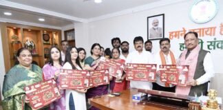 मुख्यमंत्री विष्णु देव साय एवं उपमुख्यमंत्री विजय शर्मा ने किया संकल्प नवरात्रि एवं रास गरबा उत्सव के पोस्टर का विमोचन