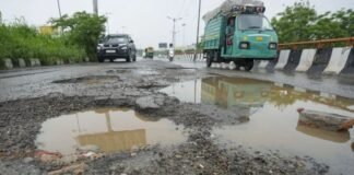 UP में गड्ढामुक्त होंगी सड़कें! 92,677 KM का टारगेट, अफसरों को सख्त चेतावनी