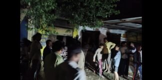 UP: बंद बाइक दुकान में लगी अचानक आग, सर्विसिंग के लिए खड़ी बाइक जलकर खाक