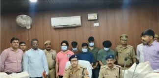 चंदौली में अंतरराष्ट्रीय साइबर ठगी कॉल सेंटर का खुलासा, जापानी नागरिकों को बनाते थे निशाना, 5 गिरफ्तार