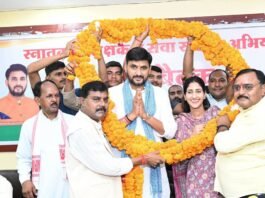 UP: रायबरेली में नीरज सिंह का भव्य स्वागत, बोले- MLC चुनाव के लिए पूरी ताकत झोंक दें कार्यकर्ता