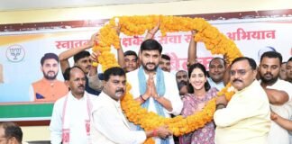 UP: रायबरेली में नीरज सिंह का भव्य स्वागत, बोले- MLC चुनाव के लिए पूरी ताकत झोंक दें कार्यकर्ता