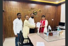 UP: लेखपाल संघ ने एसडीएम को सौंपा मुख्यमंत्री के नाम ज्ञापन