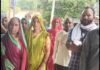 UP: आवास योजना की सूची में गड़बड़ी का आरोप, कचहरी पहुंचीं सराय मलुपुरा की महिलाएं