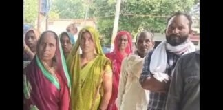 UP: आवास योजना की सूची में गड़बड़ी का आरोप, कचहरी पहुंचीं सराय मलुपुरा की महिलाएं
