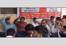 सिद्धार्थनगर: लेखपालों का हल्लाबोल, 8 सूत्रीय मांगों को लेकर अनिश्चितकालीन धरना शुरू