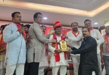 UP: इटावा में BJP को झटका! मंडल मंत्री रहे गौरव सोनी सपा में शामिल, मिली जिला सचिव की जिम्मेदारी