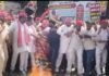 UP: SIR के विरोध में सपा का प्रदर्शन, मुख्य चुनाव आयुक्त का पुतला फूंका