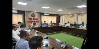 बाराबंकी में अवैध कट बने हादसों का कारण तो तत्काल होंगे बंद, डीएम ने दिए सख्त निर्देश