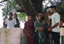 UP: प्रेमिका से मिलने गांव पहुंचा प्रेमी, परिजनों ने मंदिर में करा दी शादी