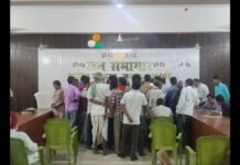 बाराबंकी तहसील में भ्रष्टाचार के आरोपों पर भड़के अधिवक्ता, डीएम को सौंपा नौ सूत्रीय ज्ञापन