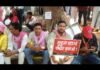 जौनपुर में सपा कार्यकर्ताओं ने प्रधानमंत्री नरेंद्र मोदी और मुख्य चुनाव आयुक्त का फूंका पुतला, पुलिस व सपा कार्यकर्ताओं के बीच नोंक-झोंक