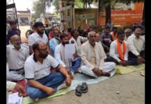 बरेली में विकास के दावों की खुली पोल, उल्हैतापुर में 5 फीट जलभराव से परेशान ग्रामीणों ने दी मतदान बहिष्कार की चेतावनी