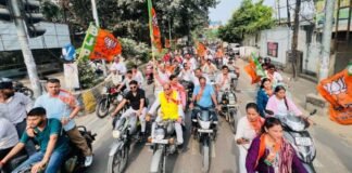 UP: बिना हेलमेट बुलेट चलाना BJP विधायक को पड़ा भारी, ट्रैफिक पुलिस ने काटा चालान
