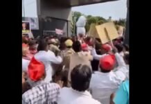 सिद्धार्थनगर कलेक्ट्रेट में सपा का संग्राम, सीएम का पुतला फूंकने की कोशिश, पुलिस से नोक-झोंक