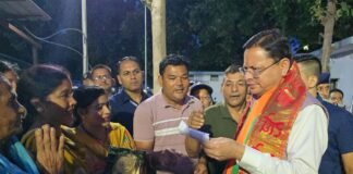 सीएम धामी ने खटीमा में सुनीं जनसमस्याएं, अधिकारियों को दिए त्वरित समाधान के निर्देश
