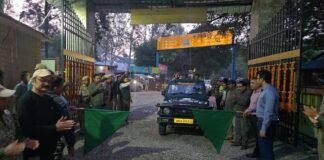 कॉर्बेट पार्क का बिजरानी जोन खुला, जंगल सफारी के लिए रवाना हुए सैलानी