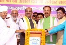 स्वतंत्र देव सिंह की दो टूक: जातिवाद छोड़ने की सलाह, बोले—मोदी-योगी को छोड़ा तो माथे पर टीका भी नहीं बचेगा