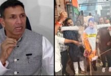 हरदीप पुरी की उम्मीदवारी पर सियासी संग्राम तेज, कांग्रेस ने भाजपा के खिलाफ किया प्रदर्शन